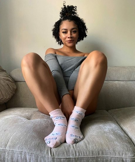 Alix Lapri model hd gallery
