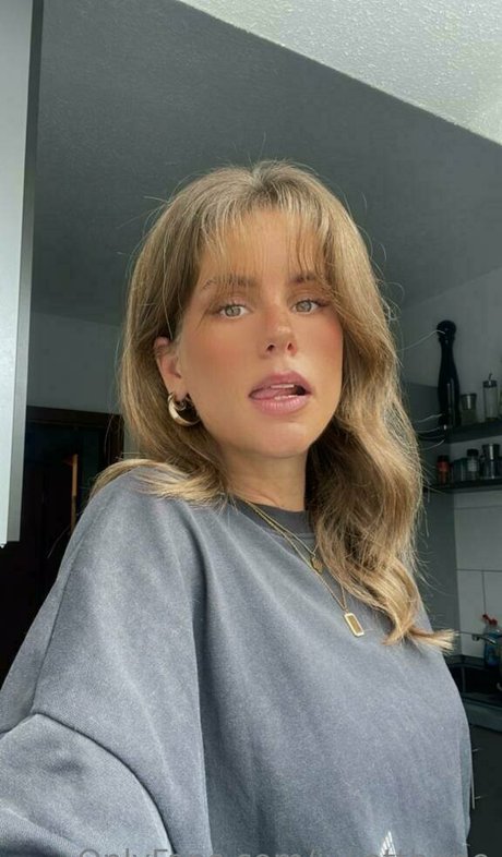 julietthope pretty pornstar picture