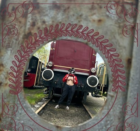 eve official modelo imagen