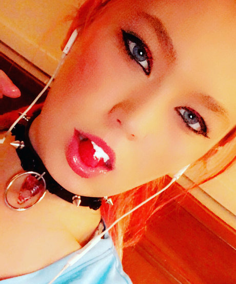 devillust69 nude model image