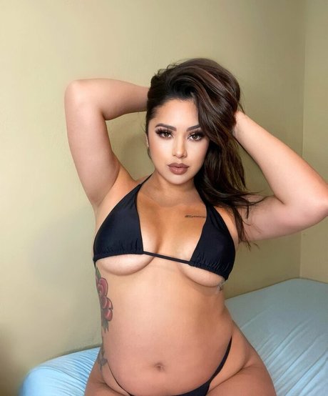 Jasmine Villegas modèle chaud photo