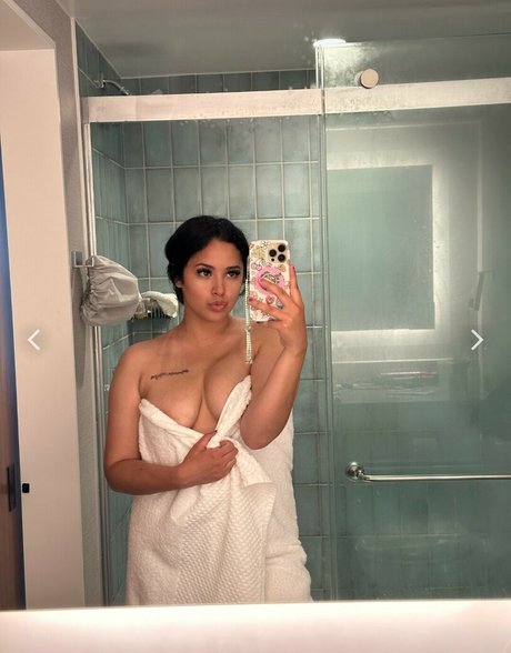 Jasmine Villegas actrice nue image
