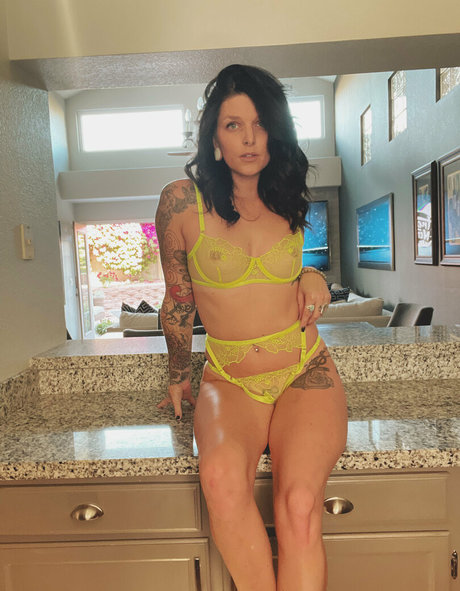 Misstpayne nude pornstar img