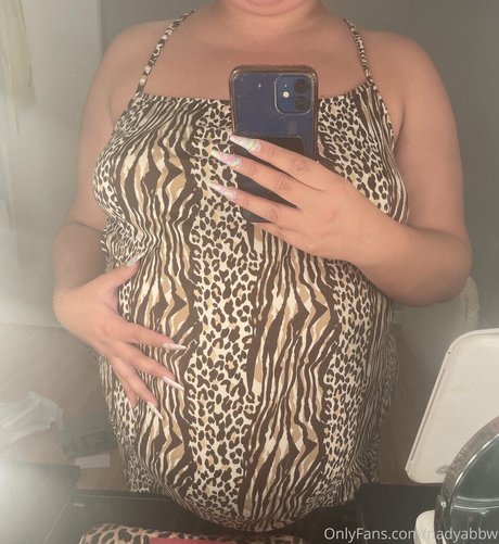 grosse MILF ébène OnlyFans sympa, meilleur image