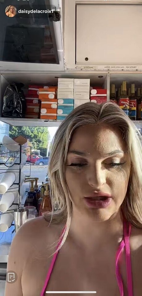 Daisy Delacroix modelo desnudo galería