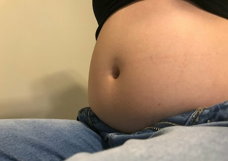 asianbellygirl modelo de alta calidad imágenes