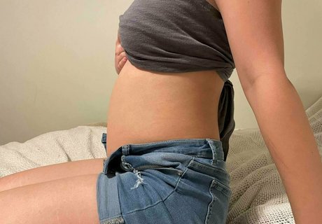 asianbellygirl buen modelo galería