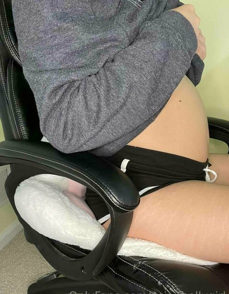 asianbellygirl Miniature