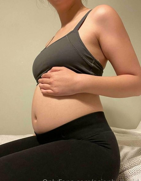 asianbellygirl desnudos de modelos imagen