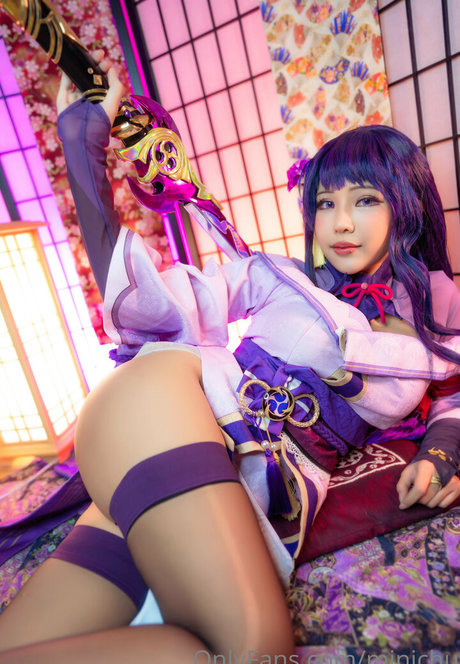 Minichu Thai star du porno belle collection