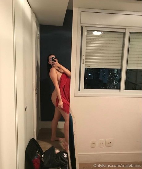 ellaarievilo actrice sexy galerie