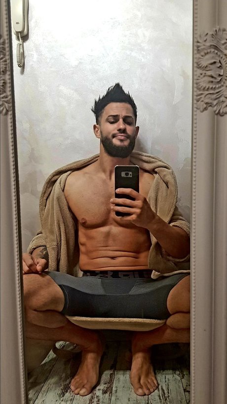 Mysterious Patrick adult model gallery