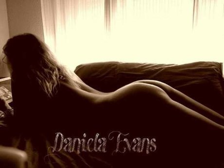 Daniela Evans high quality star img