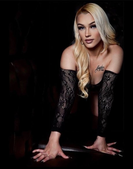 Naima sexy star galleries