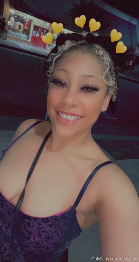 Nadi Hustle estrella porno hermosa fotos