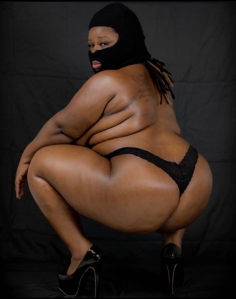 Mz Pleazure P model nice photo