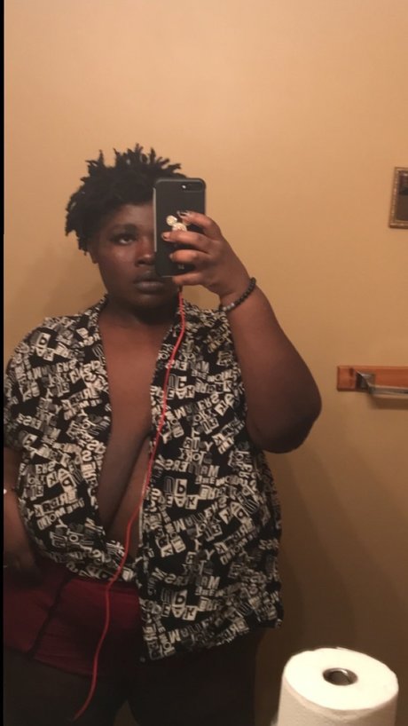 MX MaaM star nudes pic