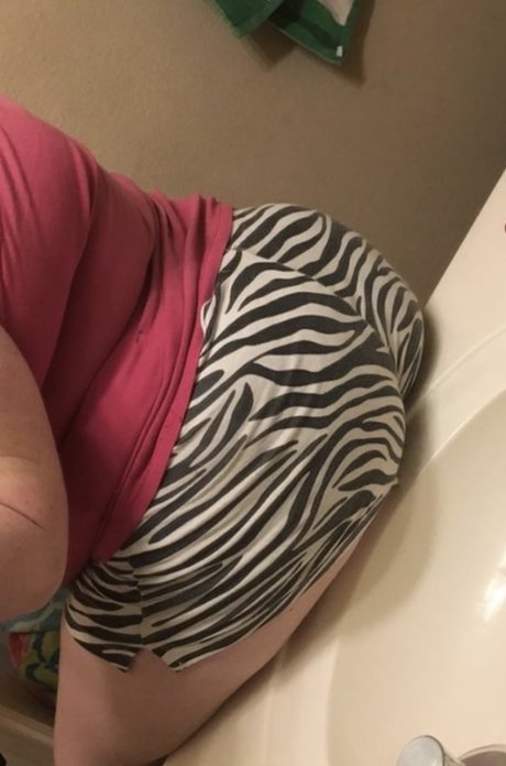 Curvy Big Booty Mama Anne pornographic model img