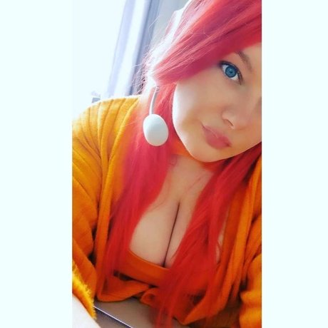 That naughty nerd girl model erotic pic