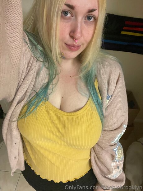 Brooklyn Baebie nus étoiles photo