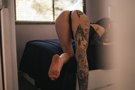CREMOLICIOUS star naked pics