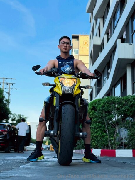 BANK modèle artistique photos