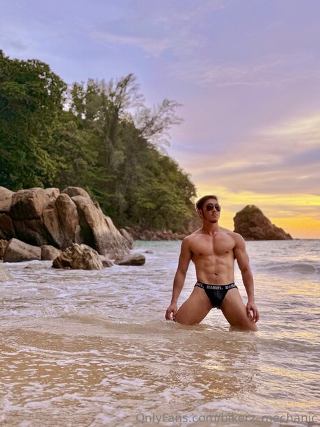 BANK actriz erótica galerías