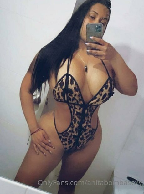 anitabombasexy desnudos de estrellas foto