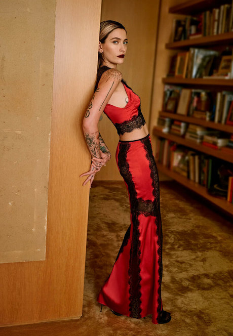 Paris Jackson estrella sexy galerías