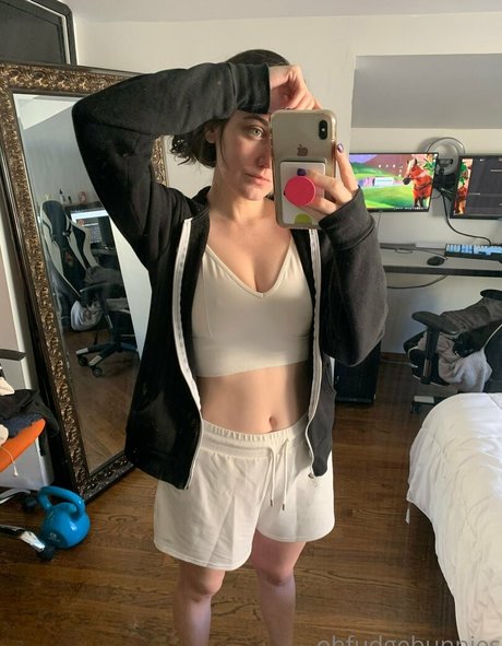 ofudgebunni star exclusive photos