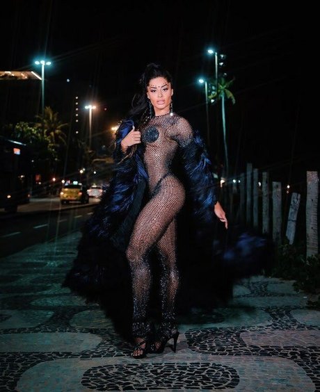 Aline Riscado nude star gallery