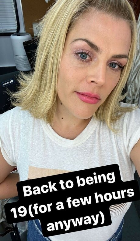 Busy Phillips modèle chaud collection