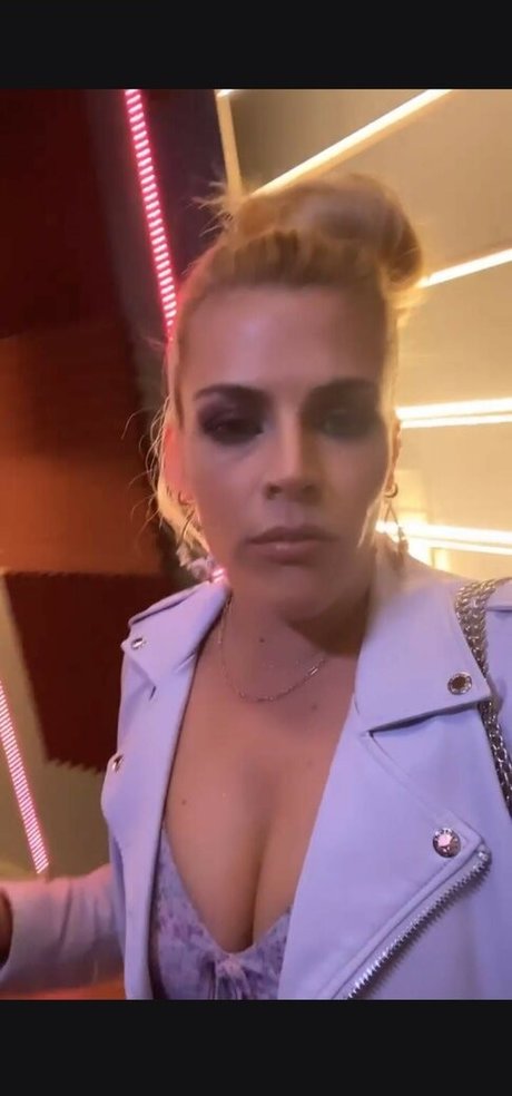 Busy Phillips estrella porno xxx fotos