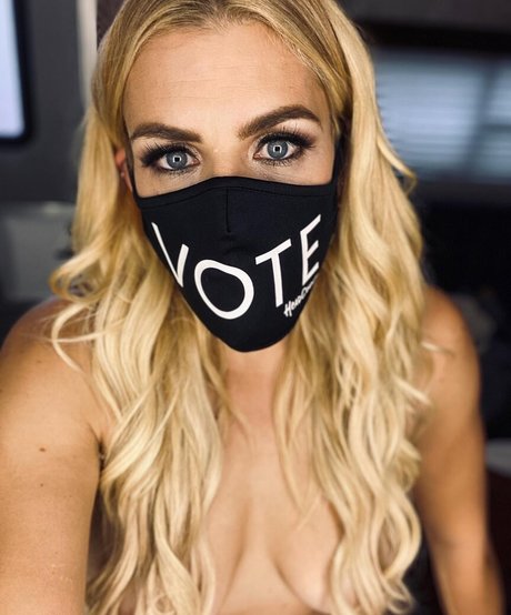 Busy Phillips estrella exclusiva imagen