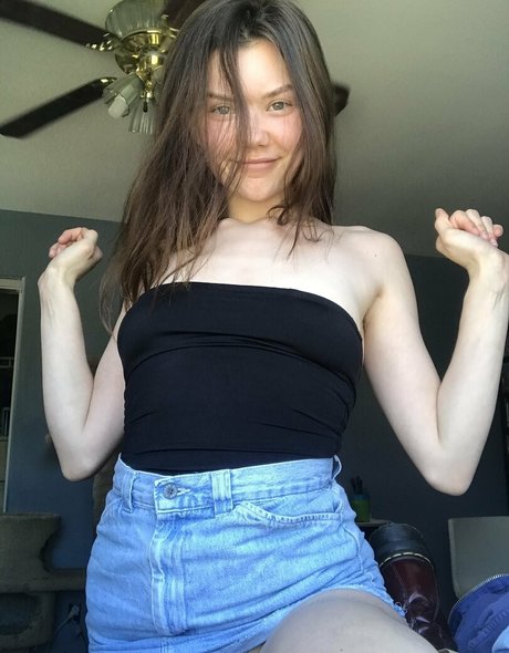 pissqu33n modelo bonita fotos