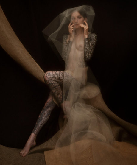 Noemie Doragon modelo sexual imágenes