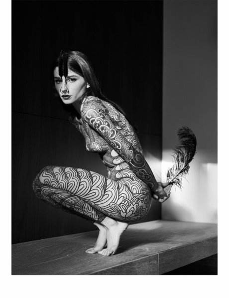 Noemie Doragon modelo desnudo imágenes