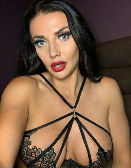 éjaculation de transsexuelle onlyfans magnifique parfait photos