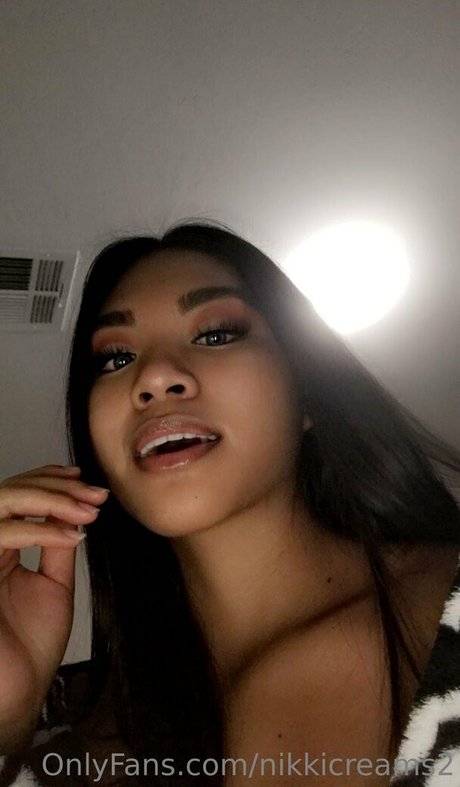 nikkicreams2 pornographic model img