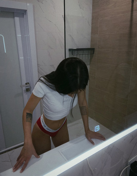 Anastasia Steklova actriz exclusiva imágenes