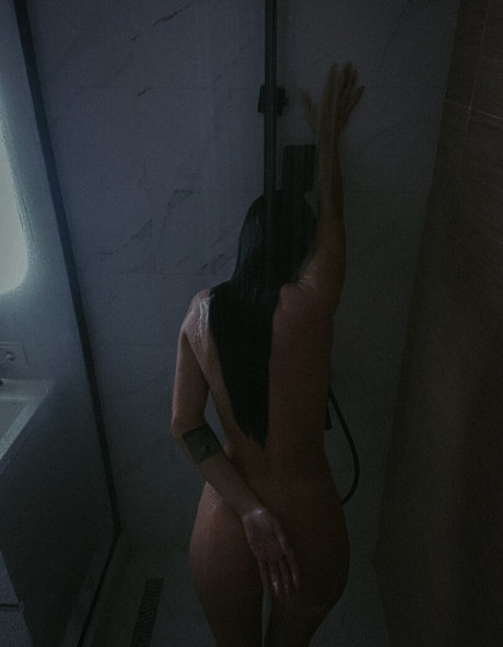 Anastasia Steklova étoile nue images