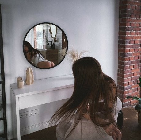 Anastasia Steklova linda estrella fotos