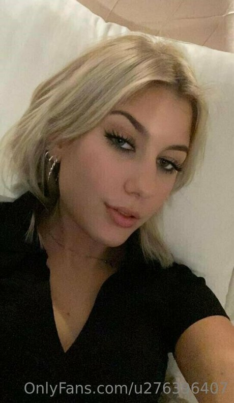 babyyzoeyy actrice chaude images