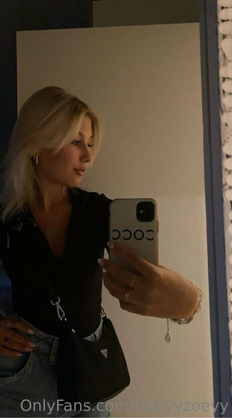 babyyzoeyy estrella sexy galerías