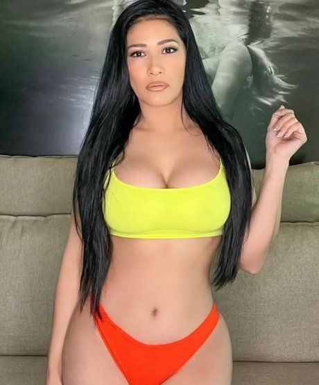 Simone E Simaria actrice nue img