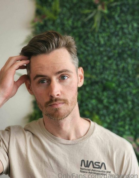 danbenson buena estrella porno foto