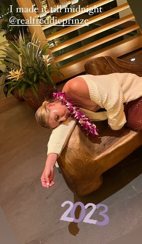 Sarah Michelle Gellar desnudos estrella porno recopilación