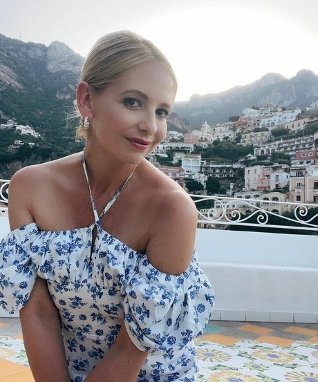 Sarah Michelle Gellar actriz erótica galerías