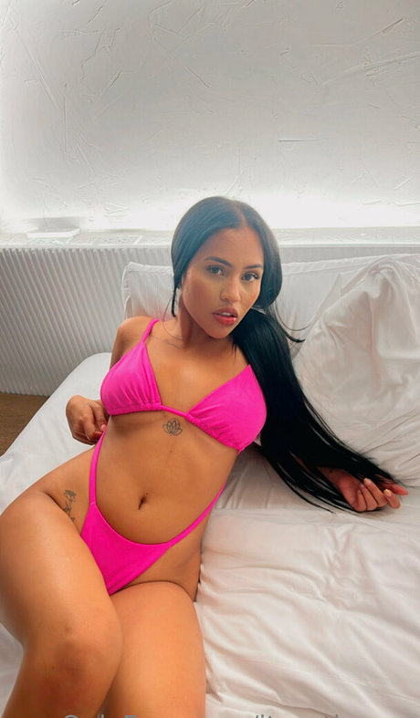 itsthesaracutie modèle xxx des photos