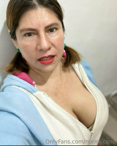 normii of modelo adulto foto